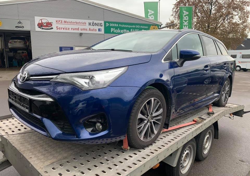 Německá Toyota Avensis s nájezdem pouze 79 000 kilometrů