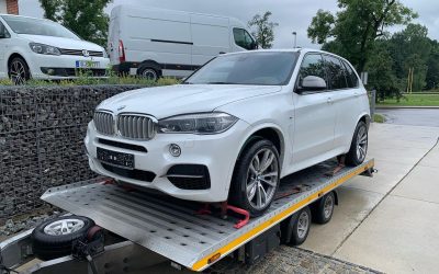 BMW X5 M50d o 150 000 Kč levněji než v Česku