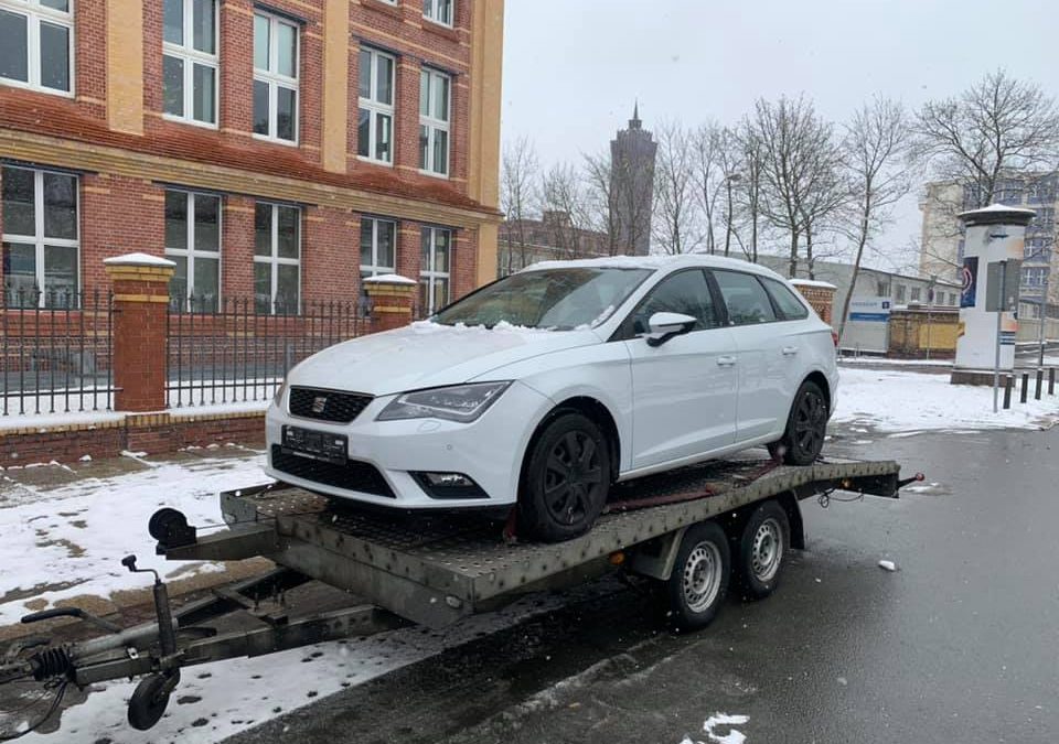 Seat Leon v krásné barvě Nevada Eeiß po prvním majiteli