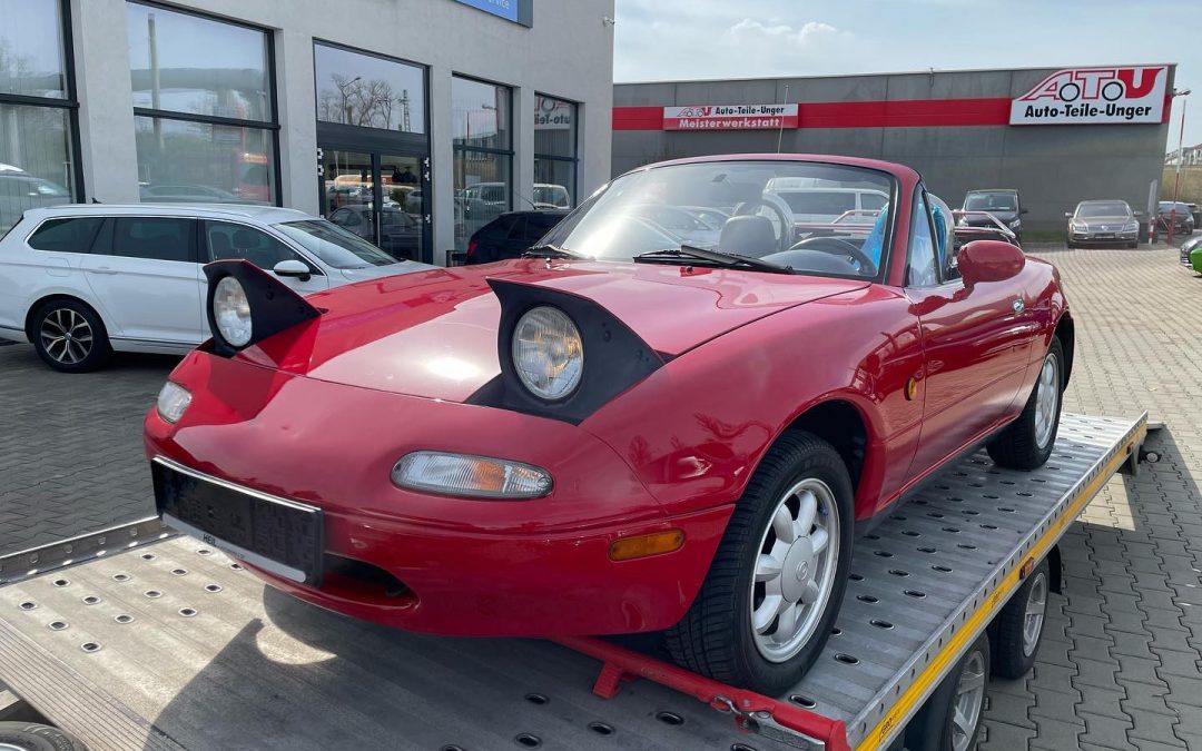 Krásná Mazda MX-5 z roku 1996 a pouhými 90 000 kilometry