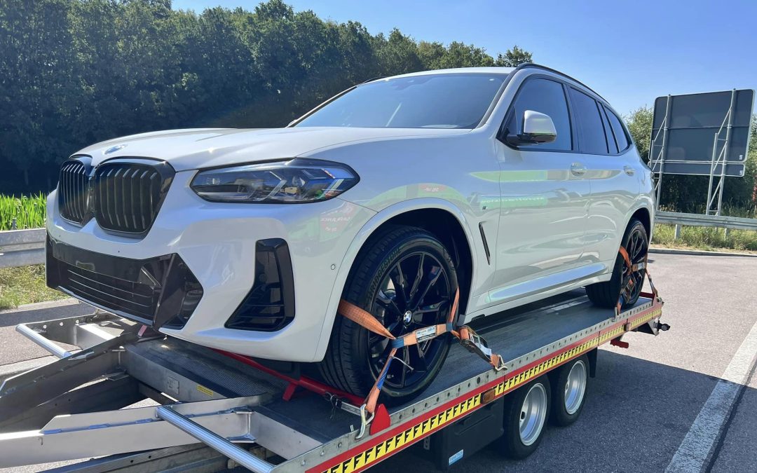 Do Prahy jsme dovezli BMW X3 20i ve stavu nového, záruku má až do roku 2027