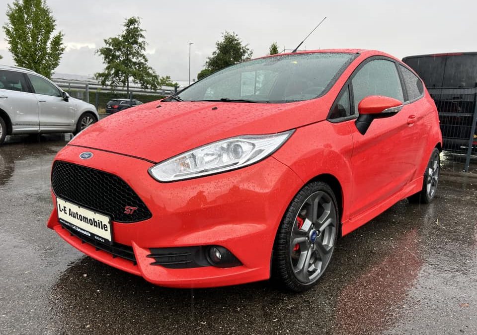 Tento Ford Fiesta ST180 byl servisován pouze u autorizovaného prodejce