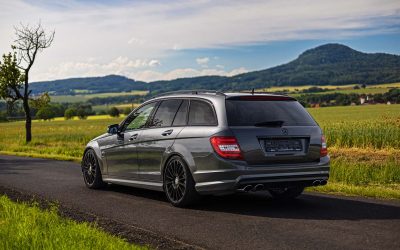 Námi dovezený Mercedes C 63 AMG je 3. nejlepším autem roku 2024 webu WikiCars.cz