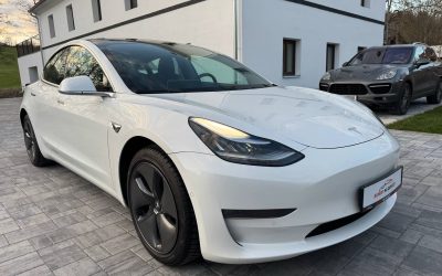Po ojetých elektromobilech Tesla je hlad – Tento Model 3 jsme prodali za 2 hodiny!